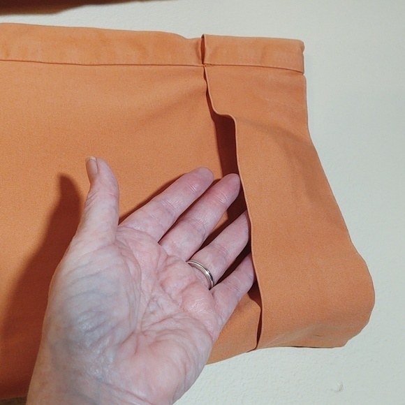 Venezia Women's Crop Pants - Picture 3 of 9